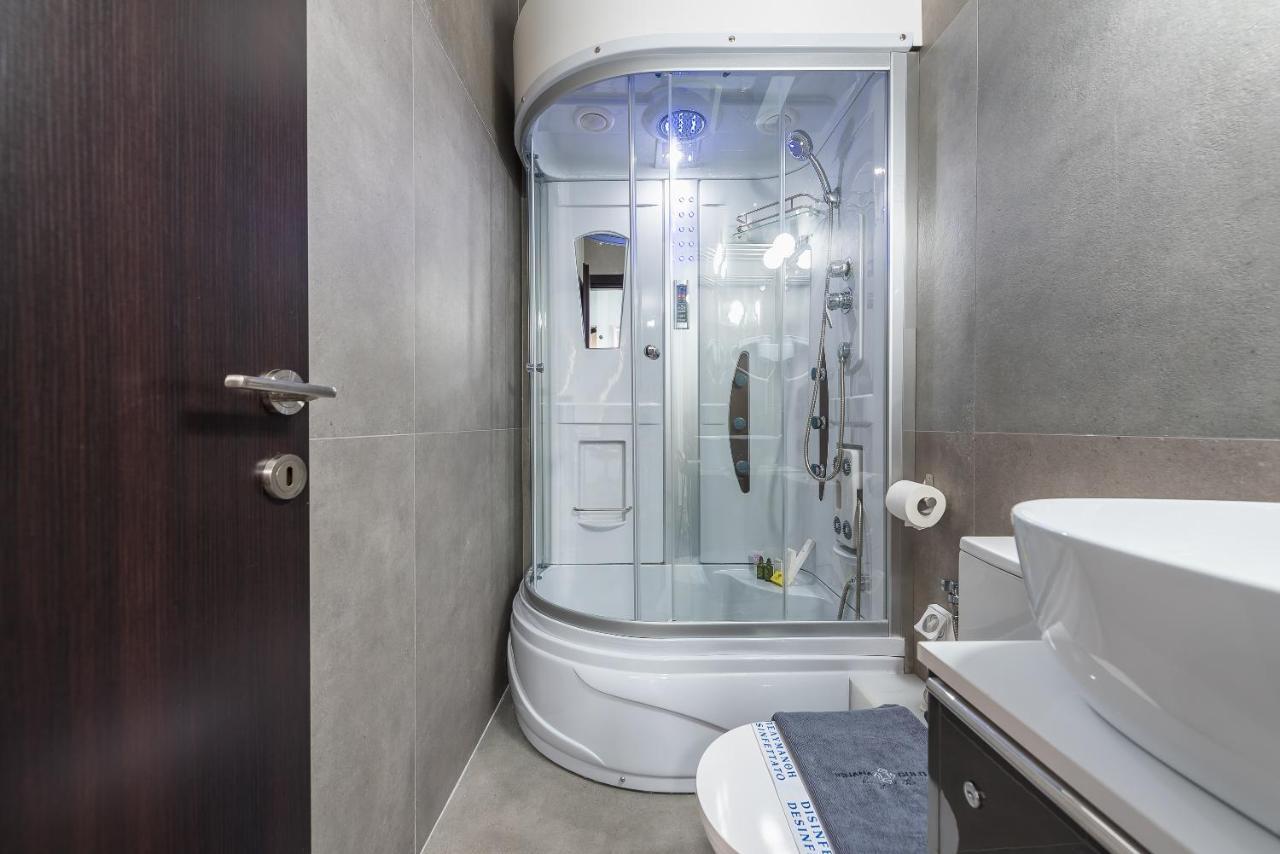 Iguana Gold Luxury Suites 1Min From Ermou Str Atenas Exterior foto